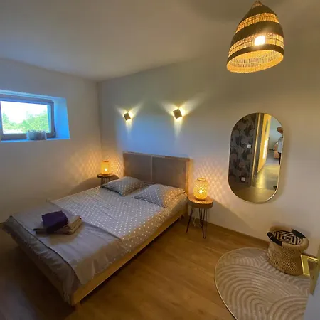 Apartamento Sejour Confort Et Nature Saint-Amans-Valtoret