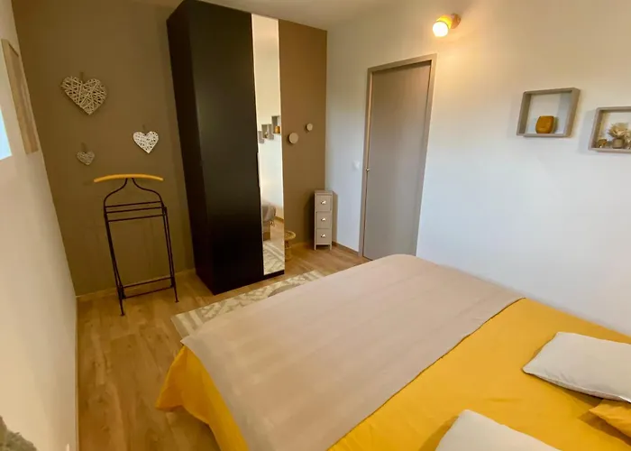 Sejour Confort Et Nature Apartment Saint-Amans-Valtoret